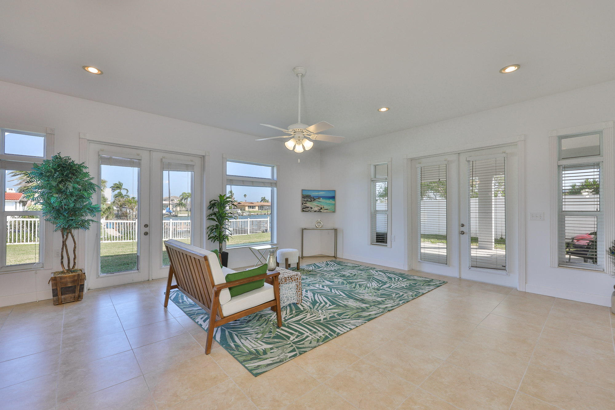 Treasure Island, Florida, 33706, United States, 3 Bedrooms Bedrooms, ,2 BathroomsBathrooms,Residential,For Sale,1982782