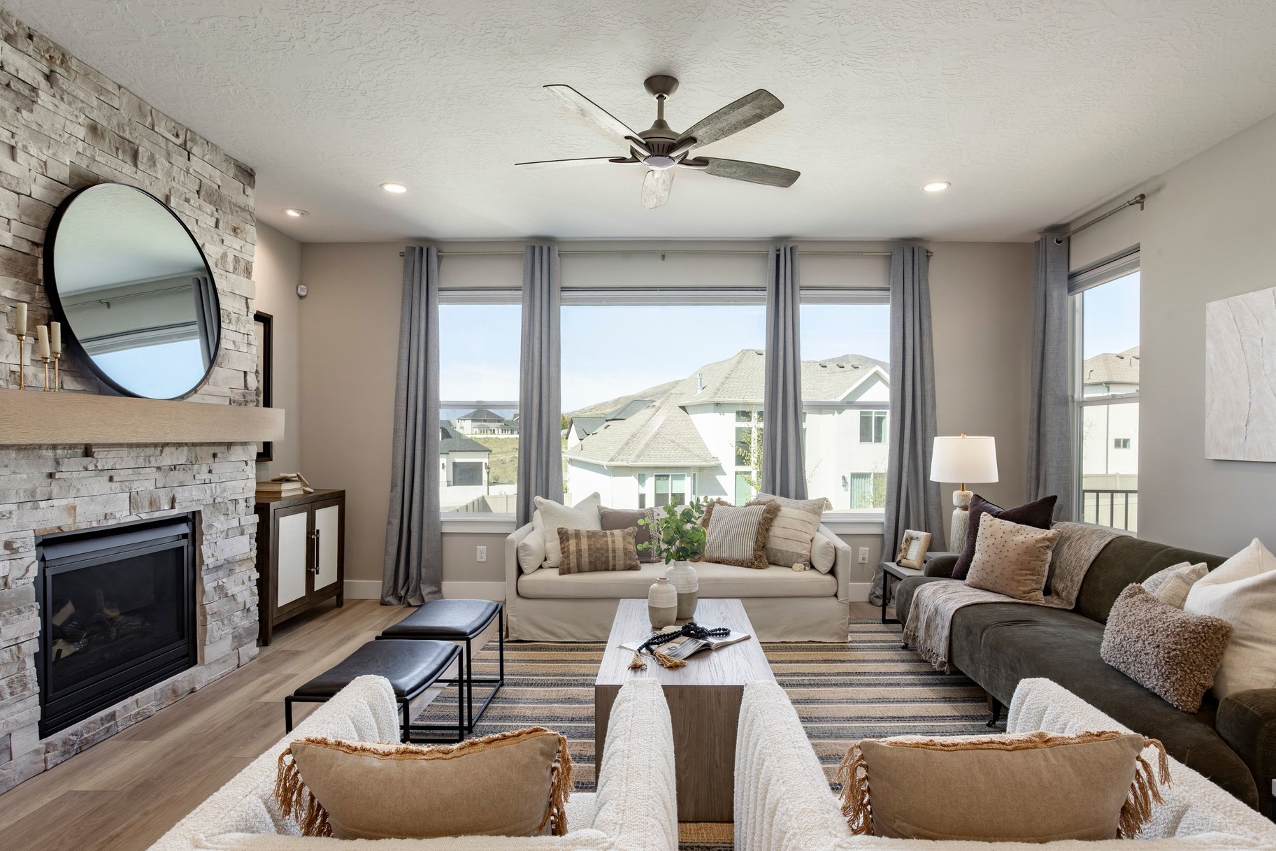  Practically Brand New Home in Highland, with Stunning Mountain Views - 物件實景