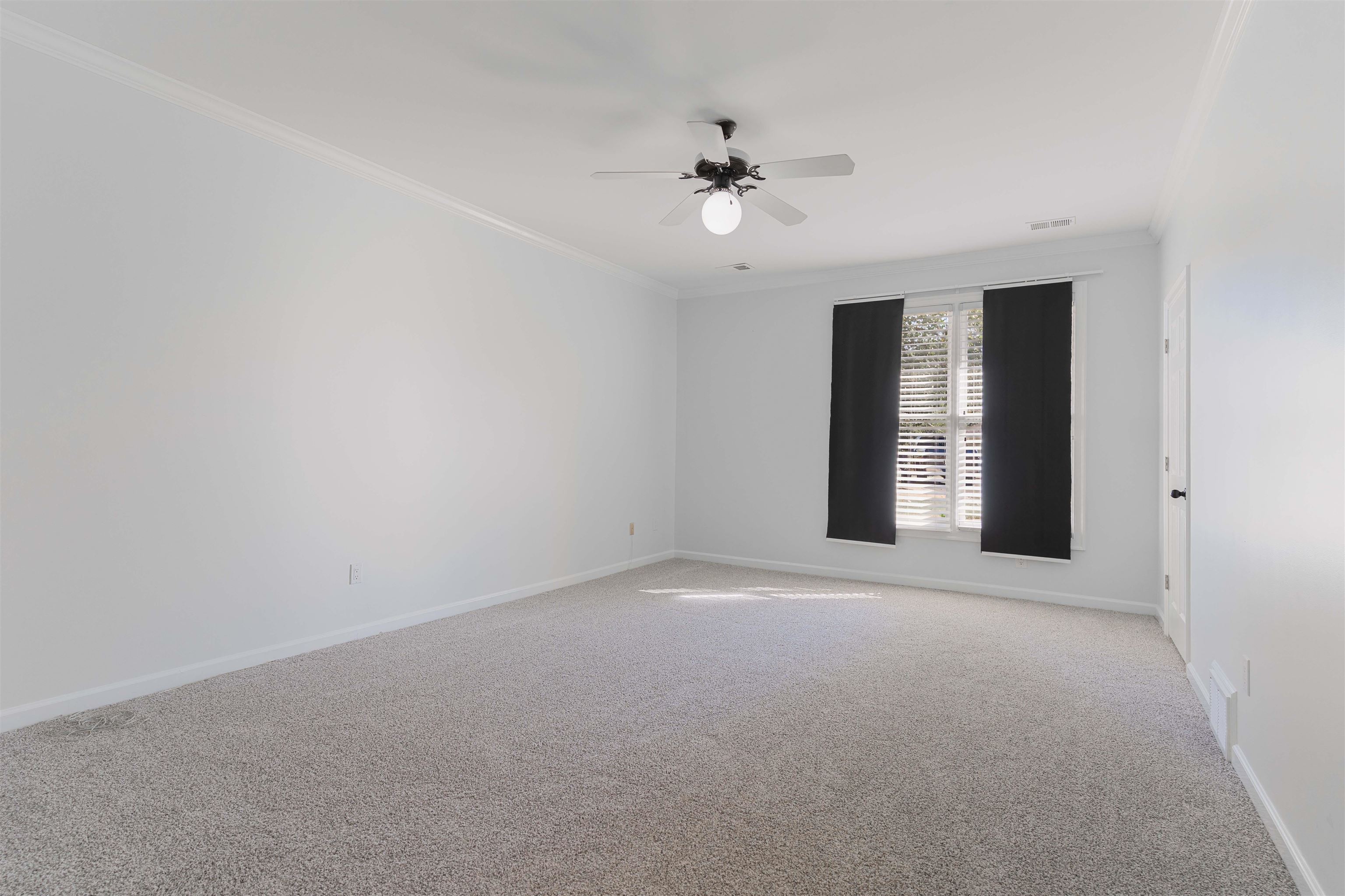 Memphis, Tennessee, 38120, United States, 4 Bedrooms Bedrooms, ,4 BathroomsBathrooms,Residential,For Sale,1965217