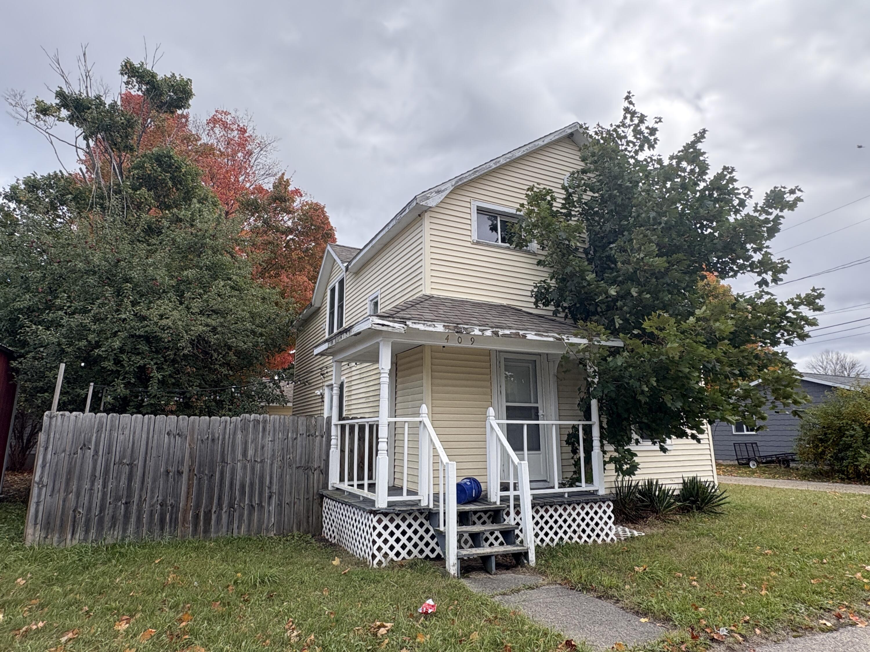 Handy St, Newberry, MI 49868