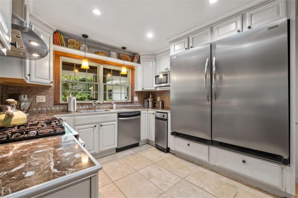 Sandy Springs, Georgia, 30342, United States, 4 Bedrooms Bedrooms, ,3 BathroomsBathrooms,Residential,For Sale,1912192