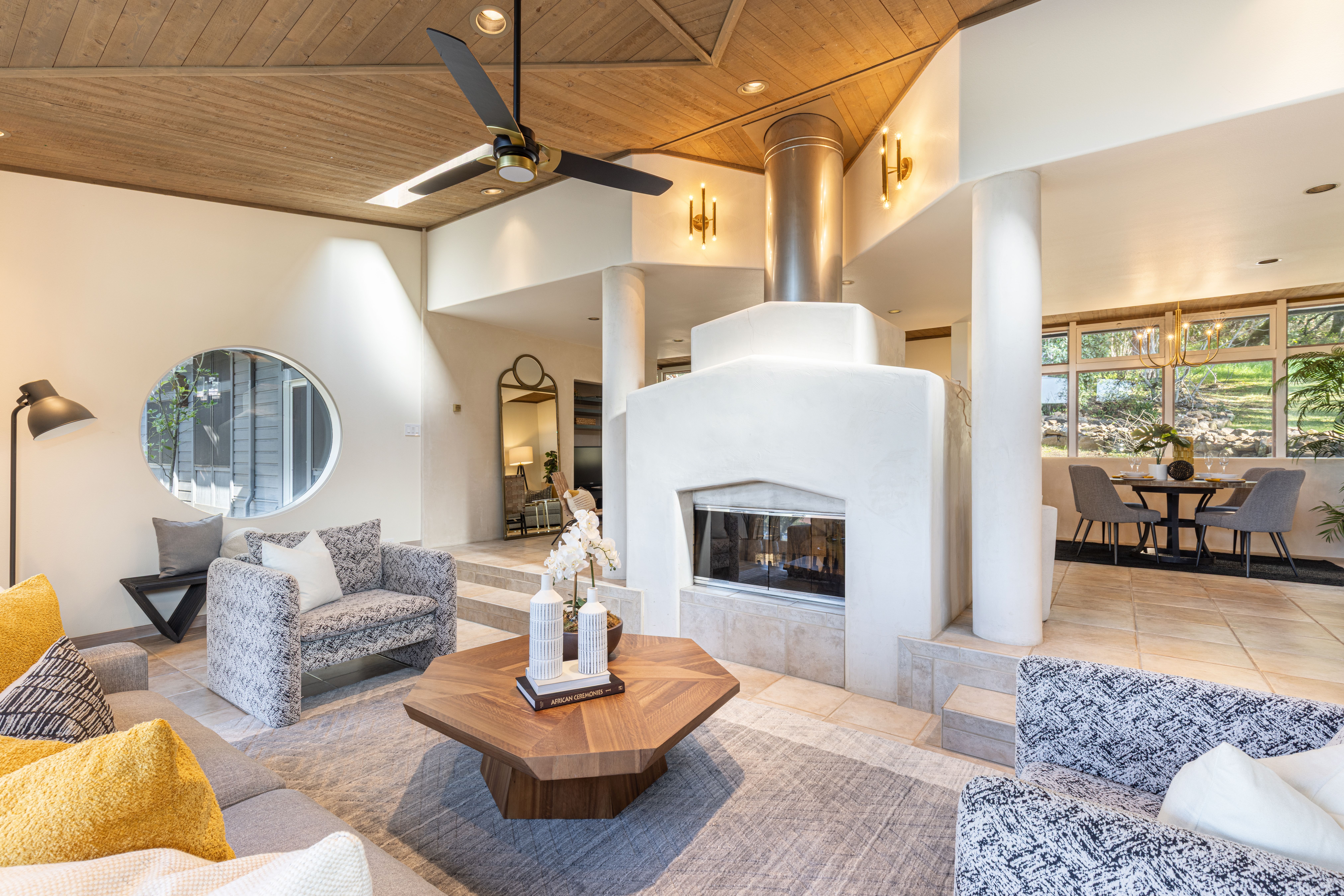  Mid-Century Contemporary Gem on 33 Acres - 物件實景