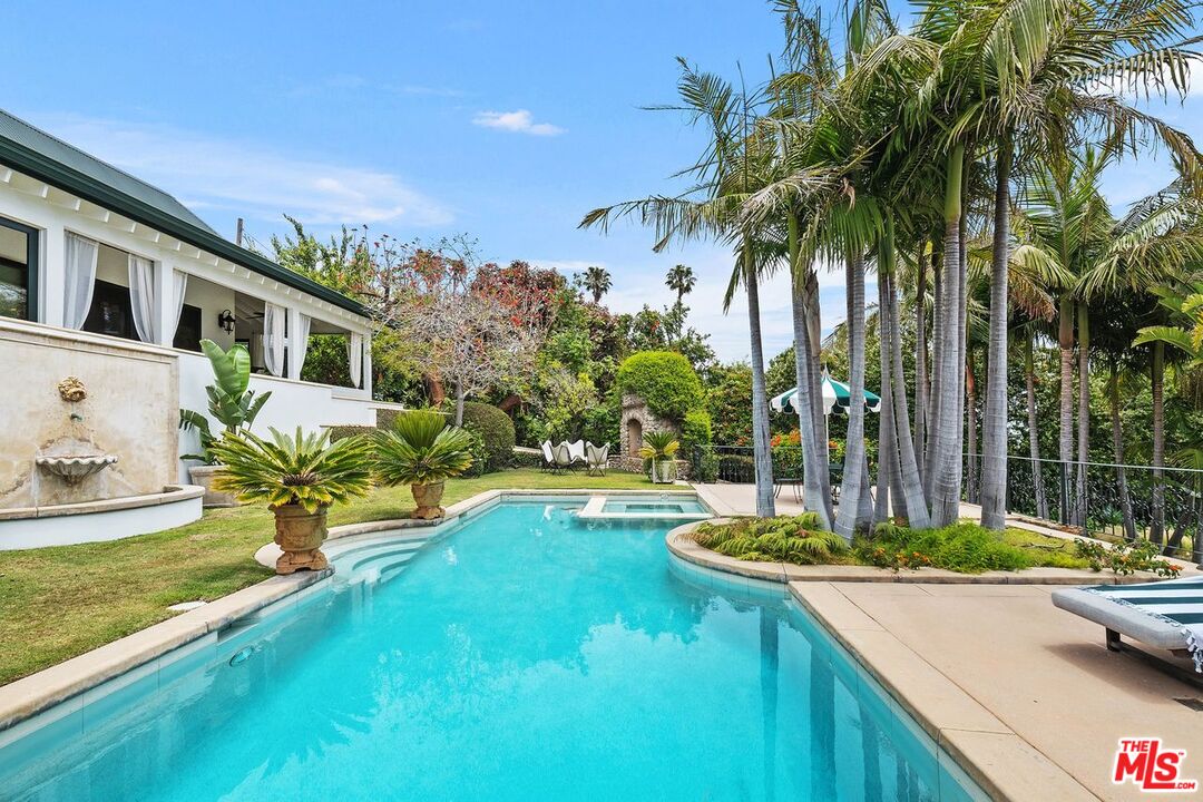 Malibu, California, 90265, United States, 8 Bedrooms Bedrooms, ,9 BathroomsBathrooms,Residential,For Sale,1847980