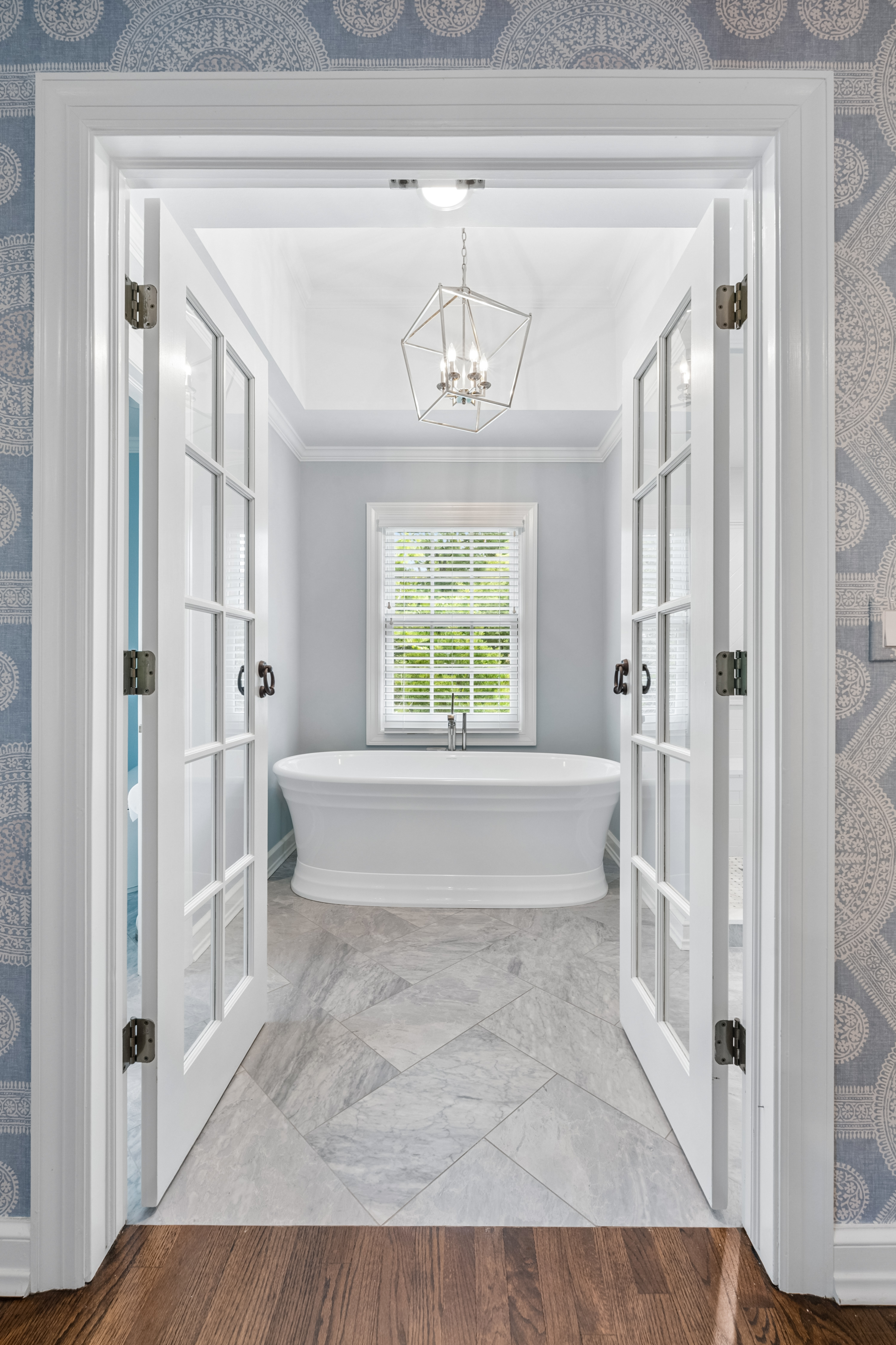  Rare, Fully Renovated, Updated Home Offering Move-In-Ready Luxury - 物件實景