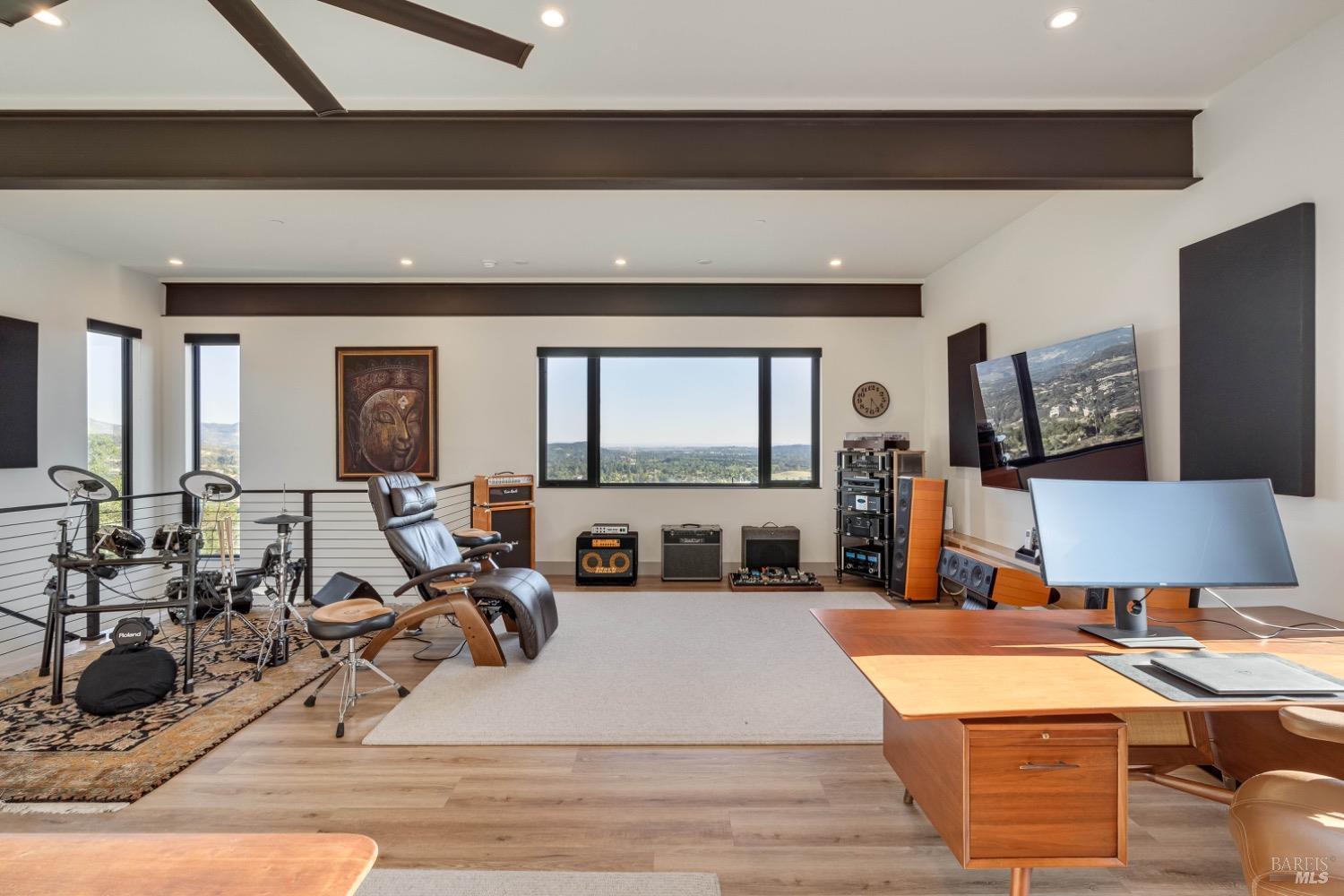 Napa, California, 94558, United States, 2 Bedrooms Bedrooms, ,5 BathroomsBathrooms,Residential,For Sale,1759434