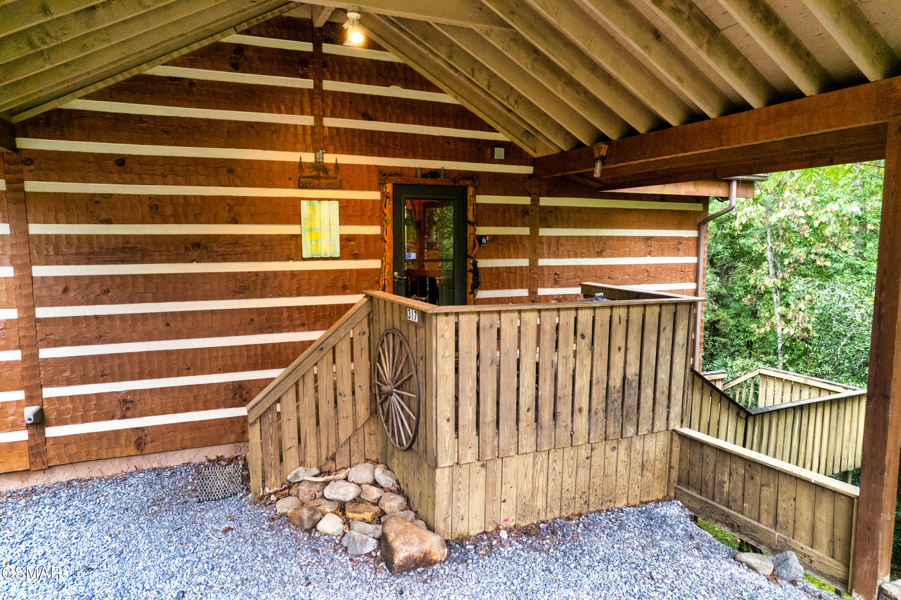 Gatlinburg, Tennessee, 37738, United States, 2 Bedrooms Bedrooms, ,3 BathroomsBathrooms,Residential,For Sale,1983528