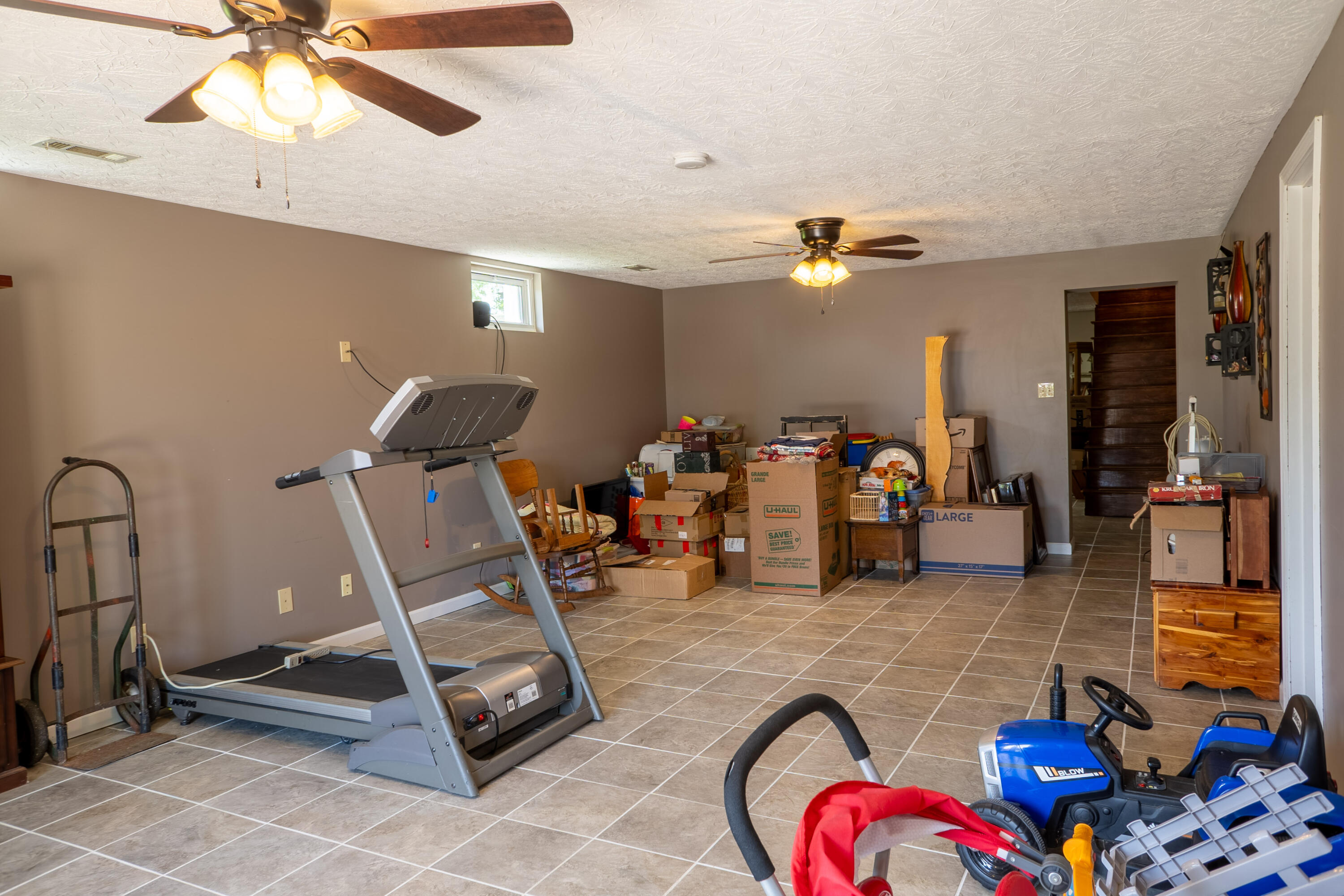 Paint Lick, Kentucky, 40461, United States, 5 Bedrooms Bedrooms, ,1 BathroomBathrooms,Residential,For Sale,1847619