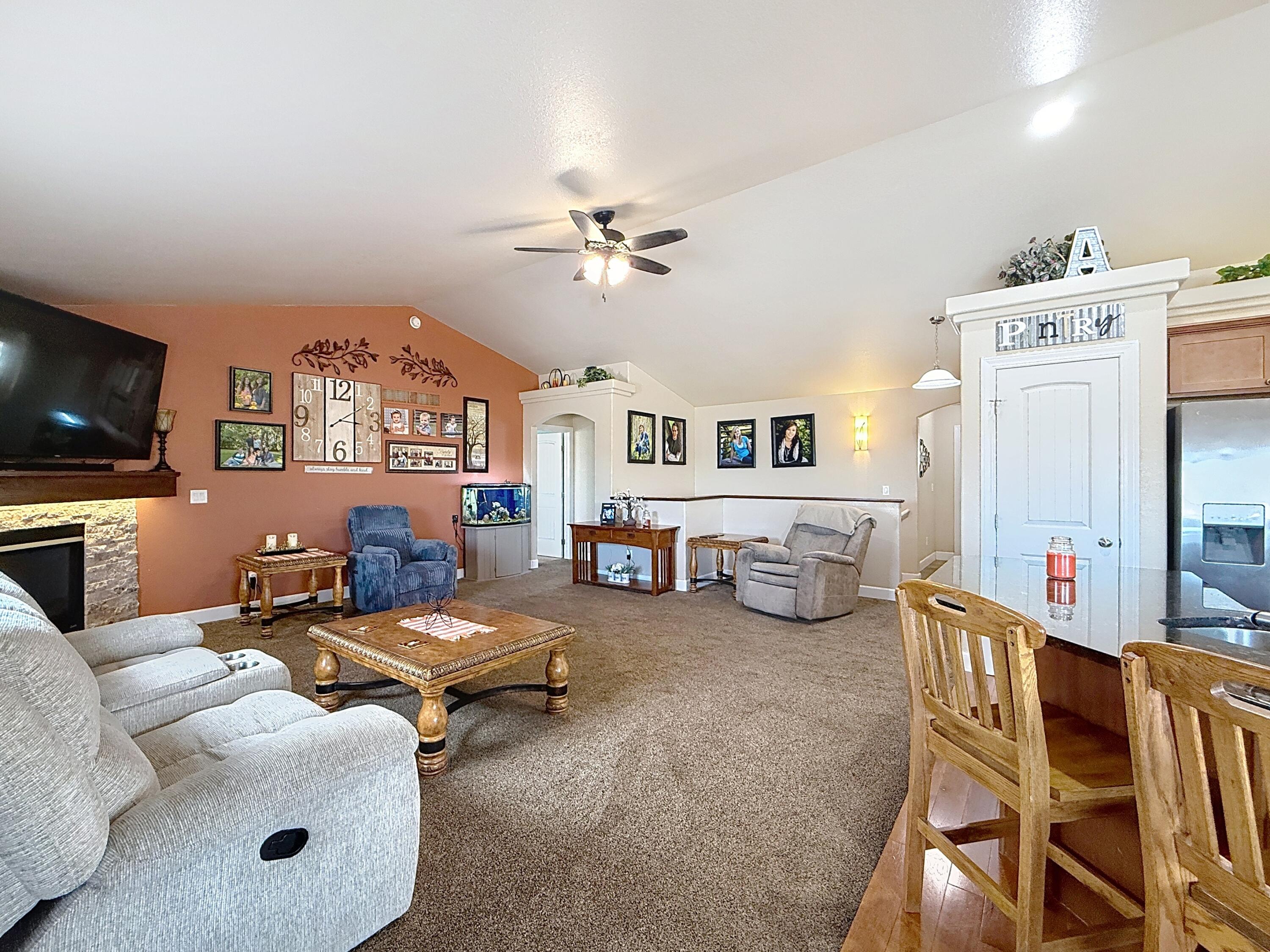 Buffalo, Wyoming, 82834, United States, 5 Bedrooms Bedrooms, ,3 BathroomsBathrooms,Residential,For Sale,2016327