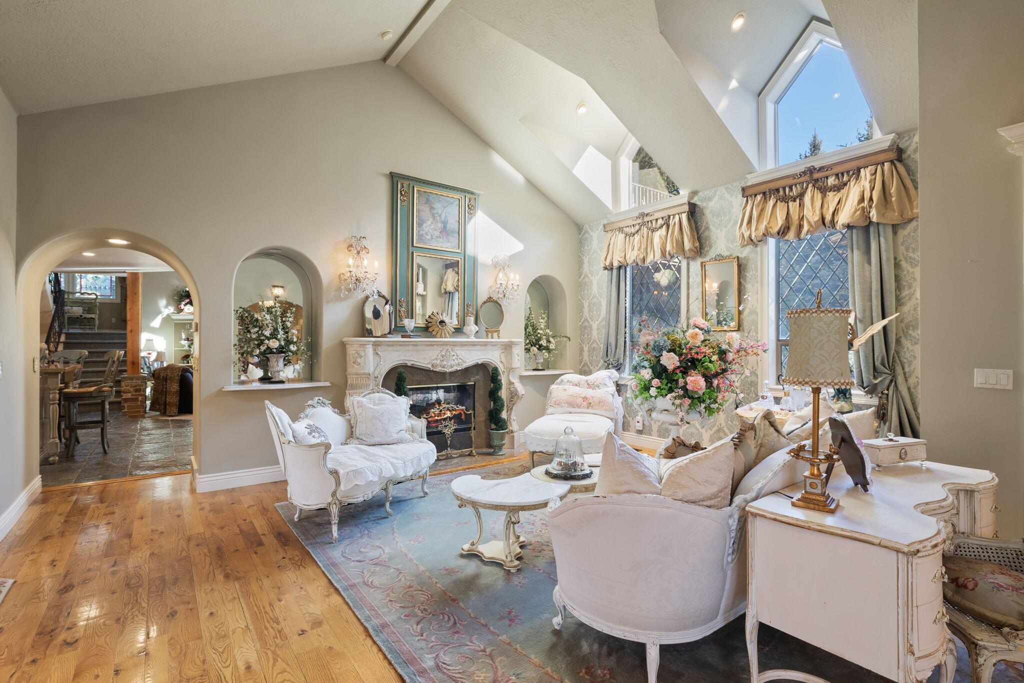 Salt Lake City, Utah, 84121, United States, 5 Bedrooms Bedrooms, ,6 BathroomsBathrooms,Residential,For Sale,1974562