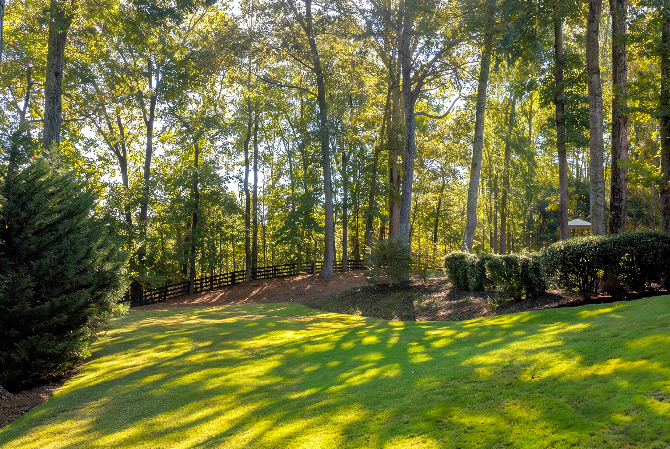  Located Within the Gated Greystone Farms Community in Milton - 物件實景