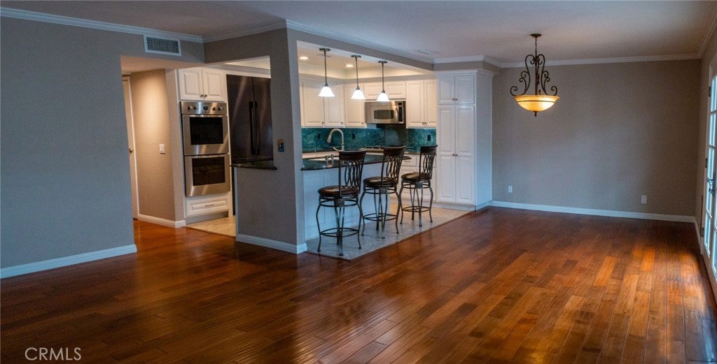 Montclair, California, 91763, United States, 3 Bedrooms Bedrooms, ,2 BathroomsBathrooms,Residential,For Sale,2049288