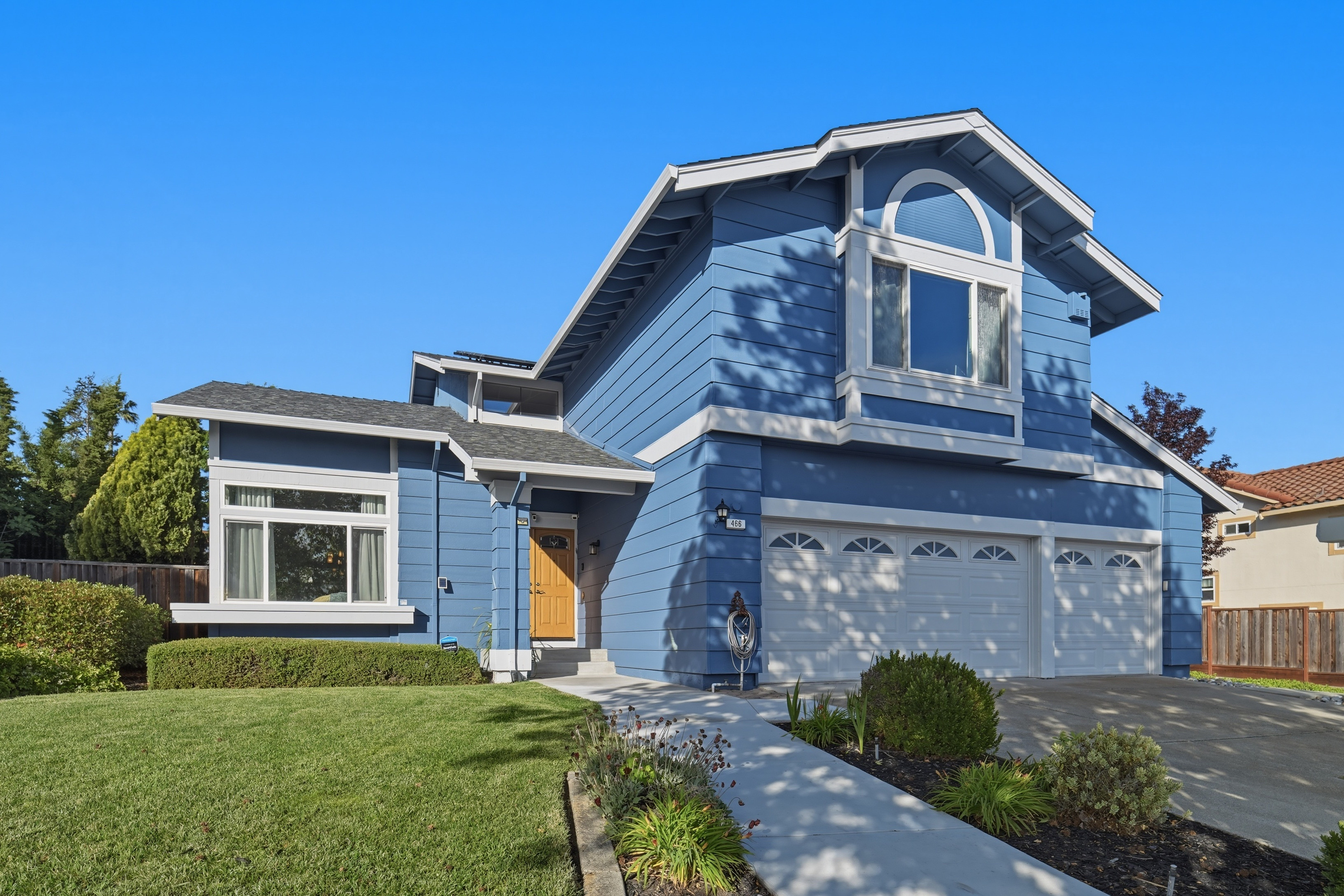  Stunningly Upgraded Home with Modern Amenities and Charm - 物件實景