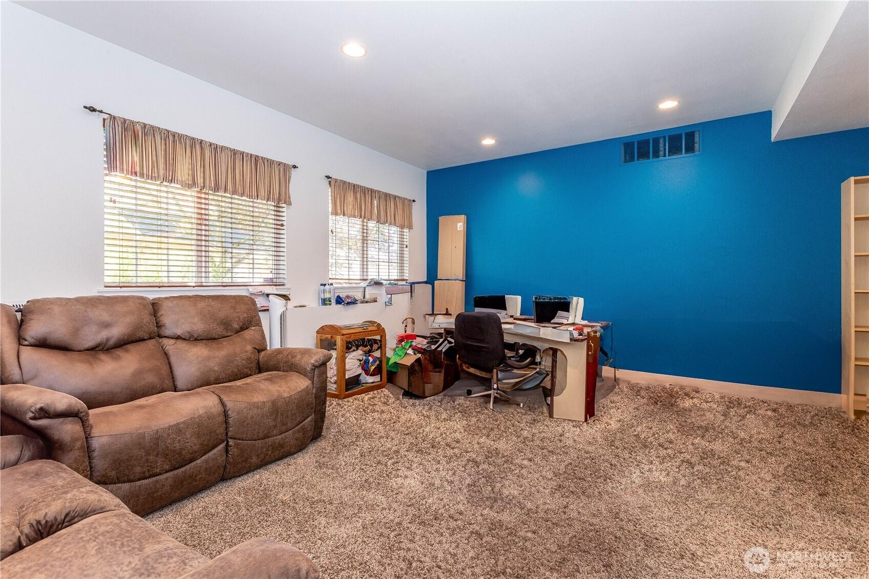 FEDERAL WAY, Washington, 98003, United States, 3 Bedrooms Bedrooms, ,3 BathroomsBathrooms,Residential,For Sale,1874810