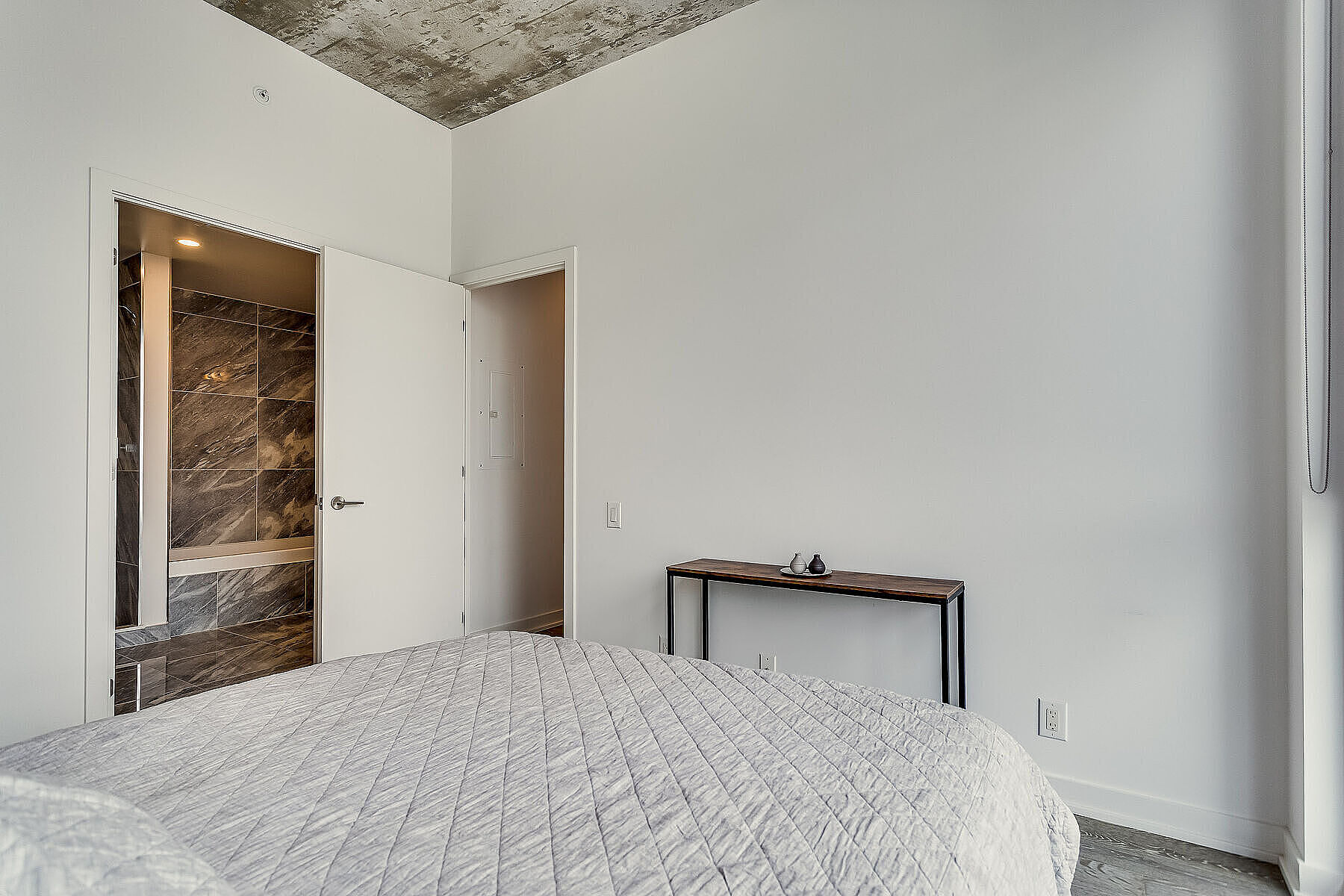  Sophisticated and Spacious - 物件實景