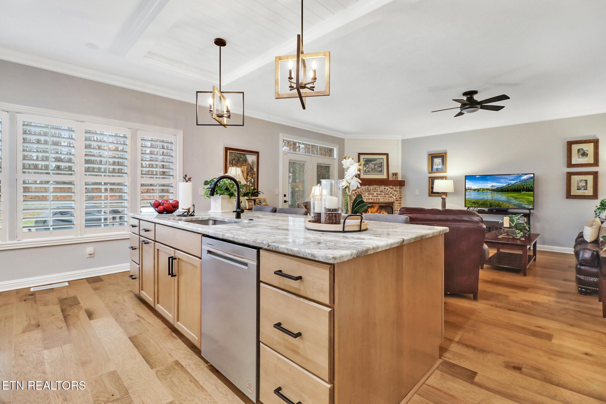 Crossville, Tennessee, 38555, United States, 3 Bedrooms Bedrooms, ,2 BathroomsBathrooms,Residential,For Sale,2008163