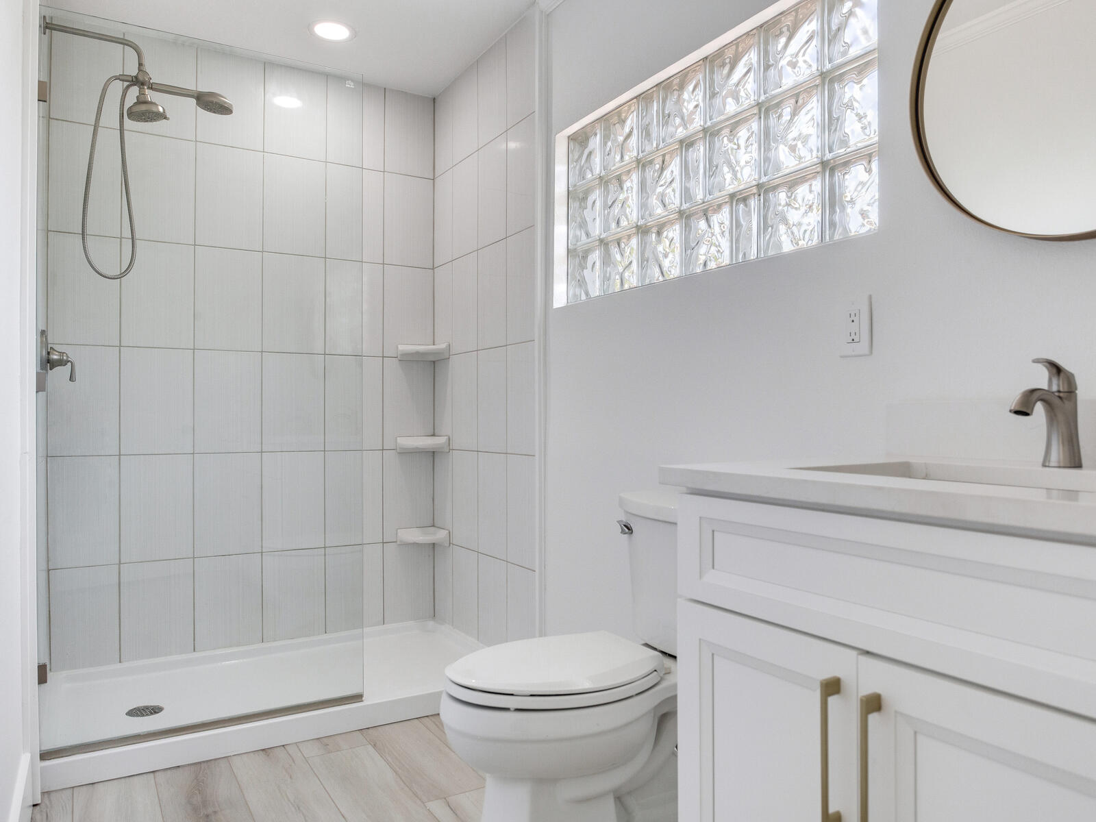 Treasure Island, Florida, 33706, United States, 3 Bedrooms Bedrooms, ,2 BathroomsBathrooms,Residential,For Sale,1981949