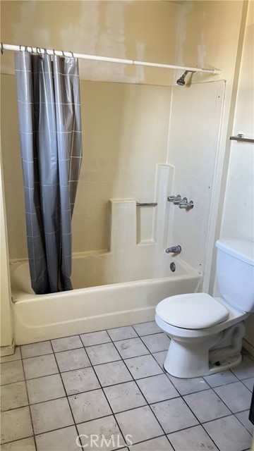 Los Angeles, California, 90023, United States, 9 Bedrooms Bedrooms, ,Residential,For Sale,1938379
