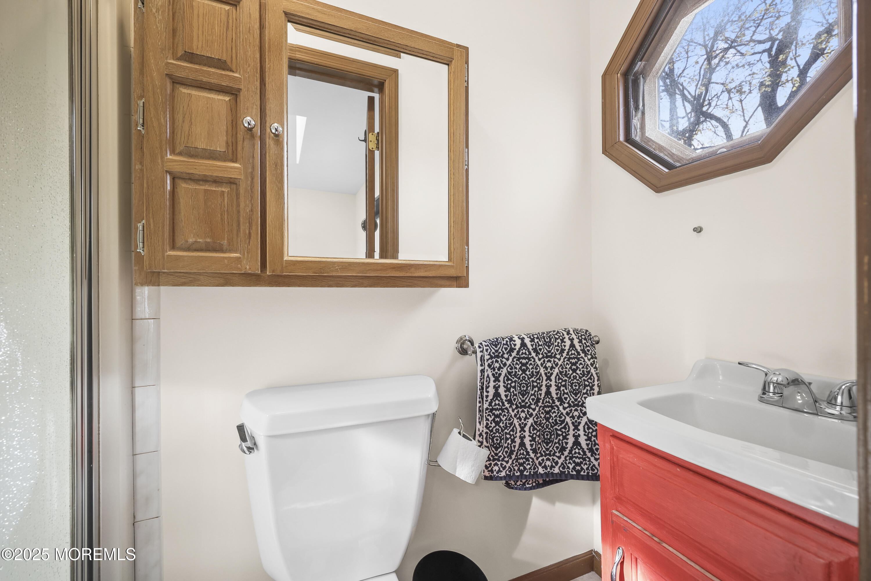 Leonardo, New Jersey, 07737, United States, 4 Bedrooms Bedrooms, ,3 BathroomsBathrooms,Residential,For Sale,2001705