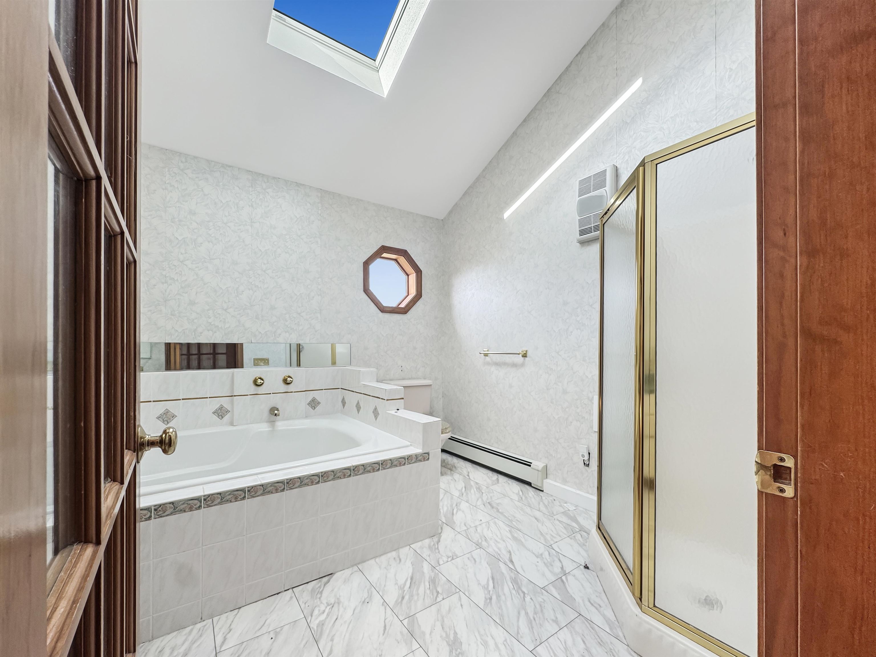 Epsom, New Hampshire, 03234, United States, 2 Bedrooms Bedrooms, ,3 BathroomsBathrooms,Residential,For Sale,1971379