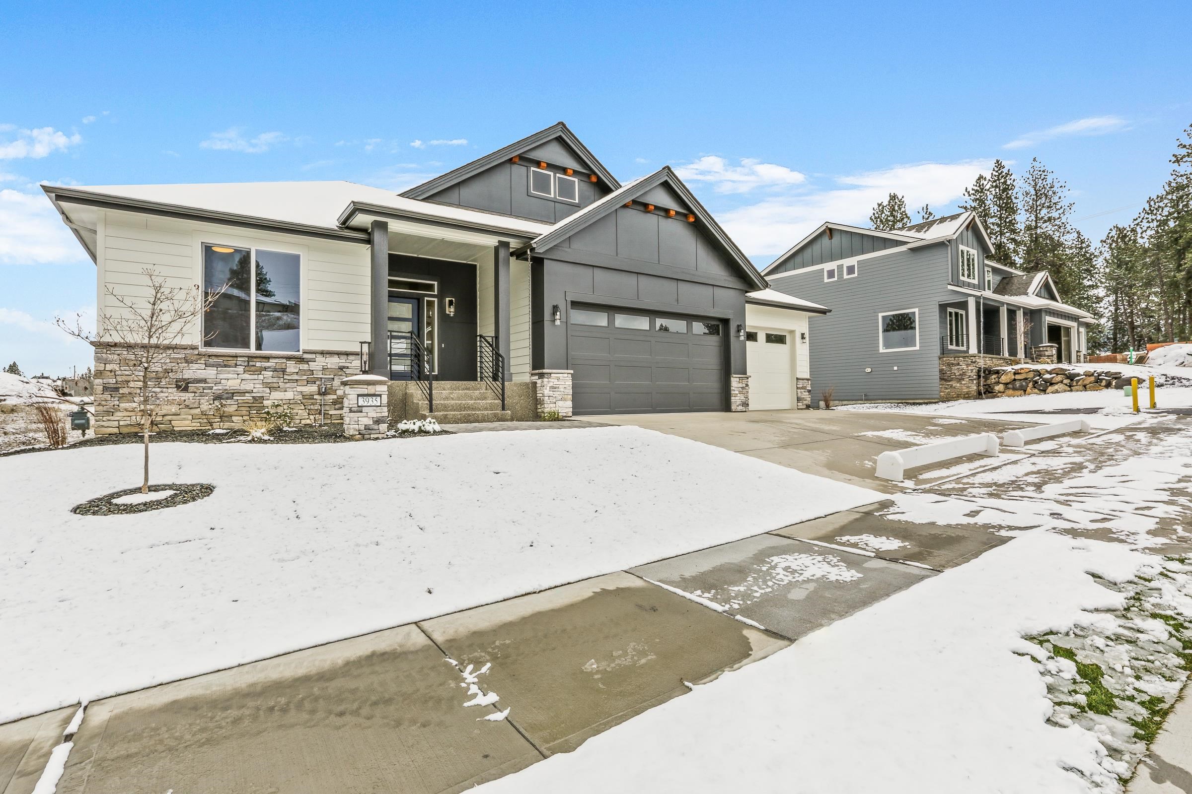 Spokane, Washington, 99223, United States, 5 Bedrooms Bedrooms, ,4 BathroomsBathrooms,Residential,For Sale,2002935