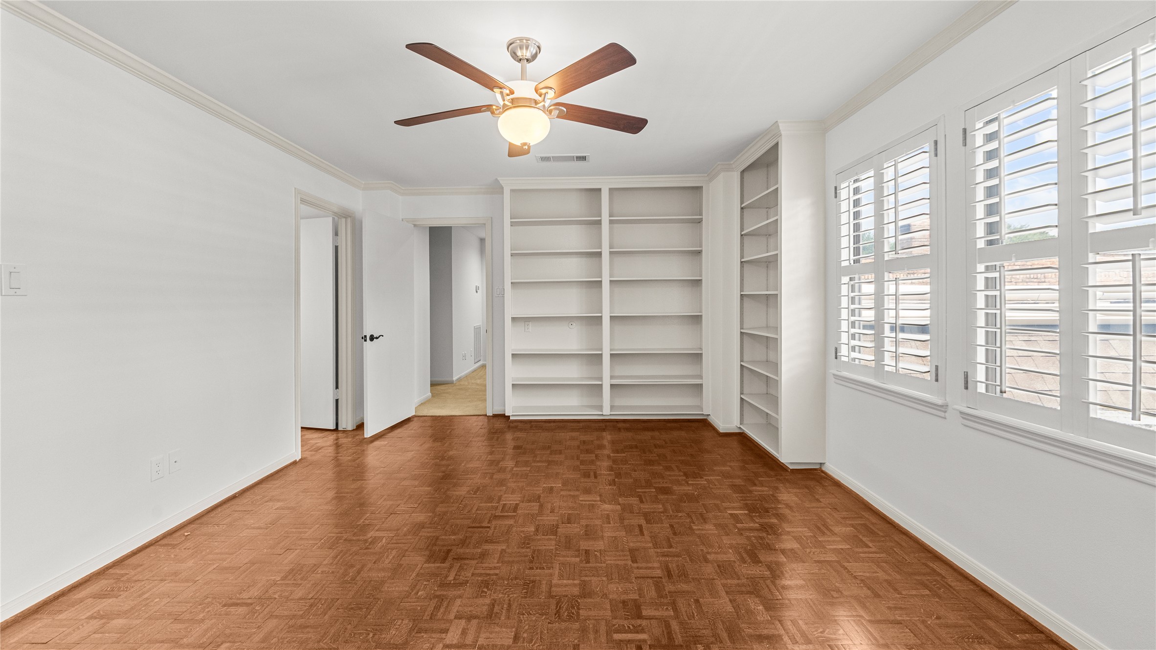 Houston, Texas, 77056, United States, 3 Bedrooms Bedrooms, ,5 BathroomsBathrooms,Residential,For Sale,1911069