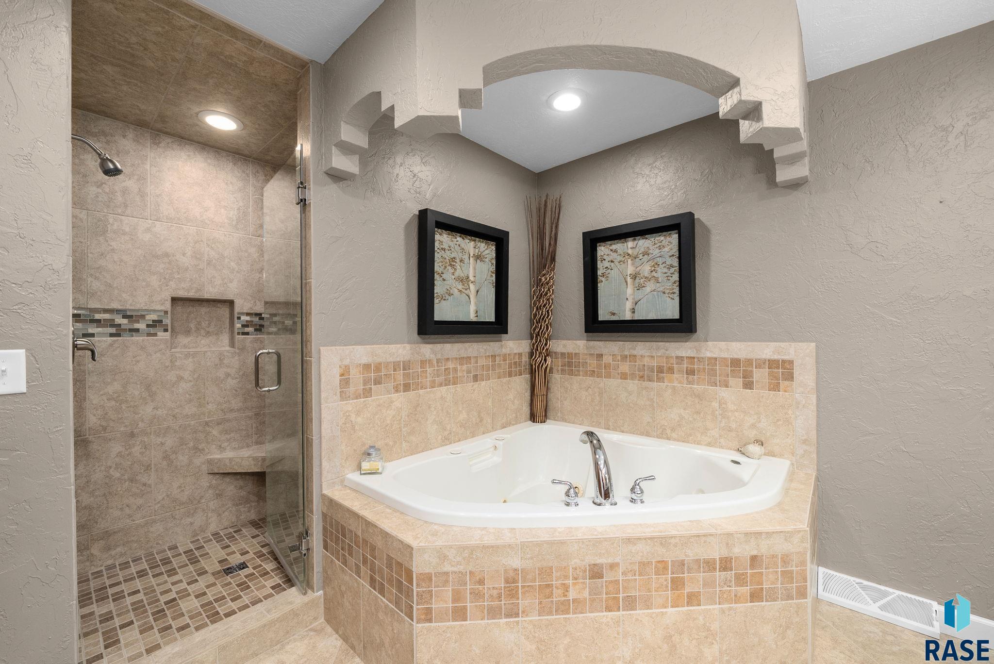 Brandon, South Dakota, 57005, United States, 5 Bedrooms Bedrooms, ,1 BathroomBathrooms,Residential,For Sale,1940595