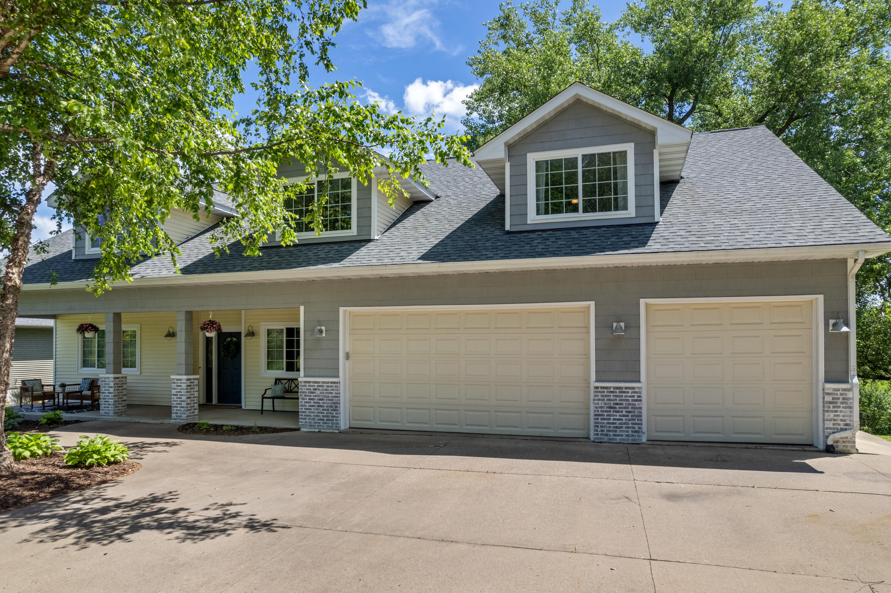 Winona, Minnesota, 55987, United States, 6 Bedrooms Bedrooms, ,5 BathroomsBathrooms,Residential,For Sale,1882480