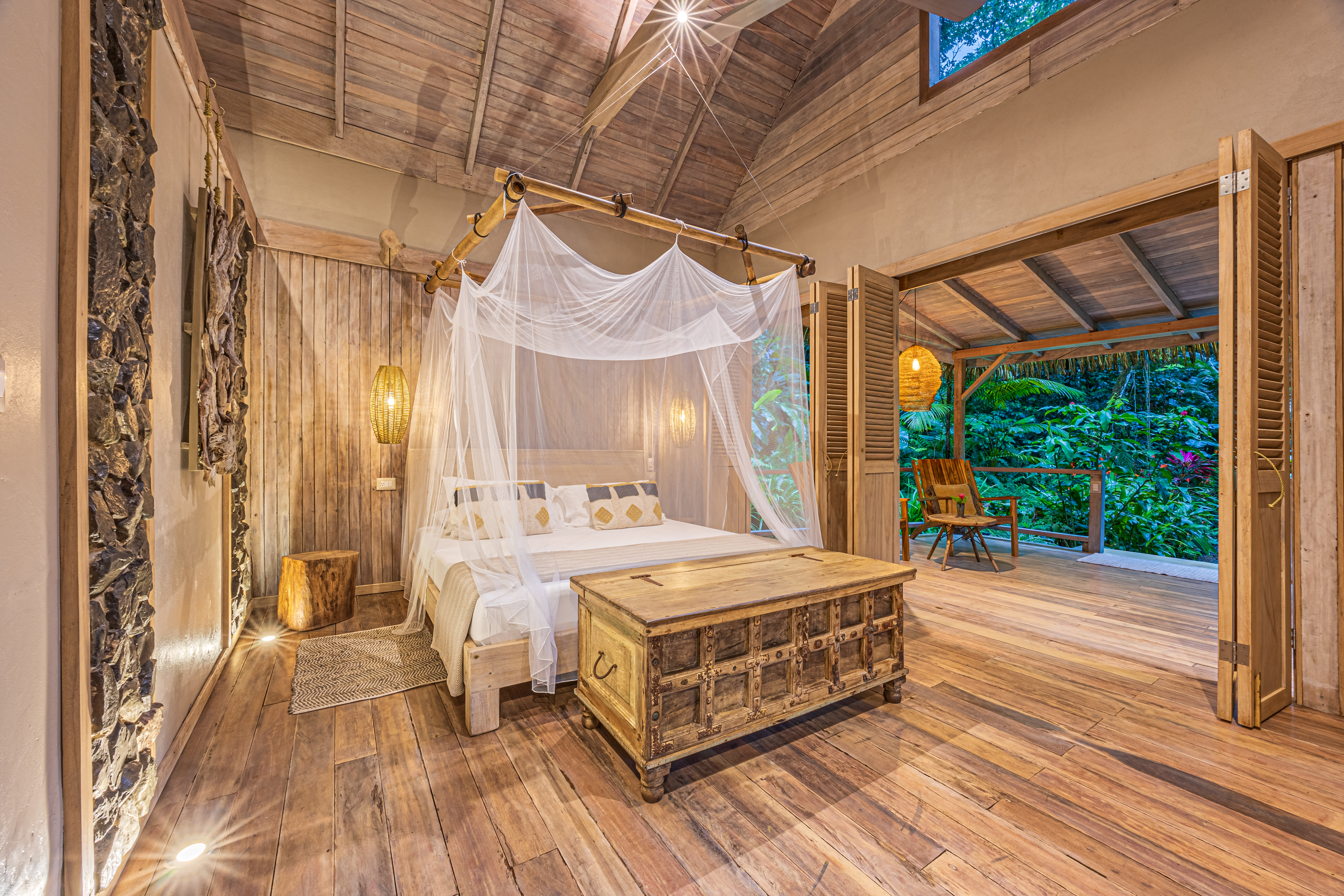 Golfito, Puntarenas, CR, 15 Bedrooms Bedrooms, ,13 BathroomsBathrooms,Residential,For Sale,1903279