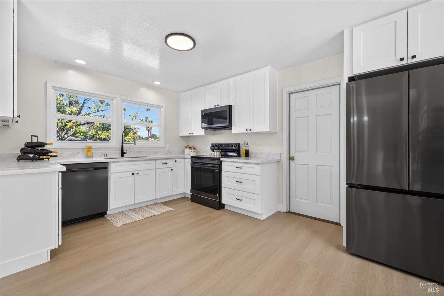 Sebastopol, California, 95472, United States, 2 Bedrooms Bedrooms, ,1 BathroomBathrooms,Residential,For Sale,2048872