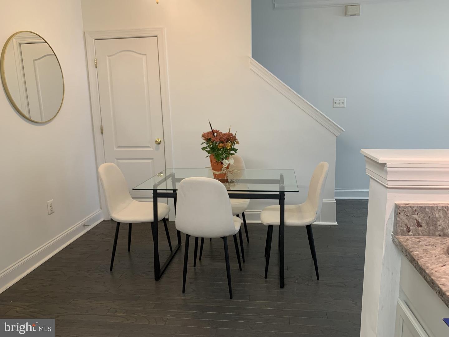 Falls Church, Virginia, 22042, United States, 3 Bedrooms Bedrooms, ,2 BathroomsBathrooms,Residential,For Sale,2001644