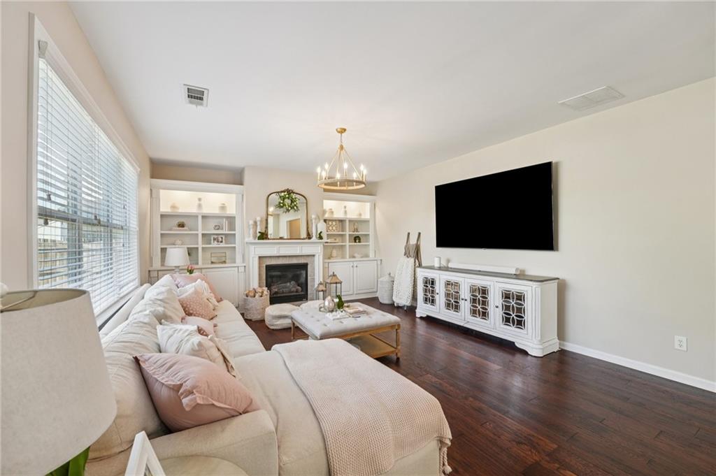 Canton, Georgia, 30115, United States, 6 Bedrooms Bedrooms, ,4 BathroomsBathrooms,Residential,For Sale,2035278
