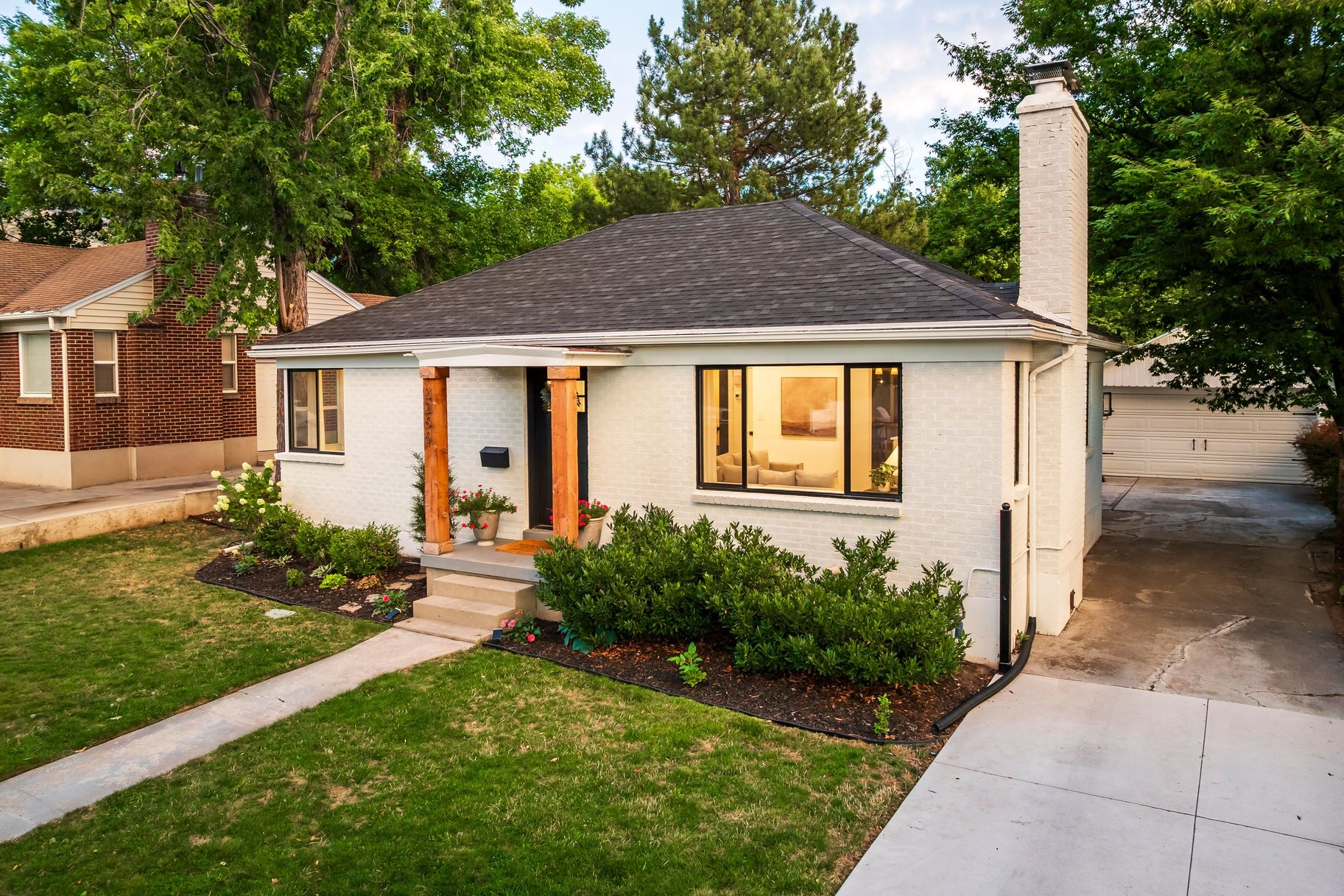  Remodeled Rambler with Outside Basement Entrance - 物件實景