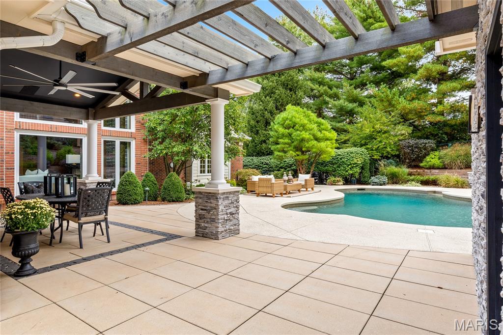 Town and Country, Missouri, 63141, United States, 5 Bedrooms Bedrooms, ,7 BathroomsBathrooms,Residential,For Sale,1966685