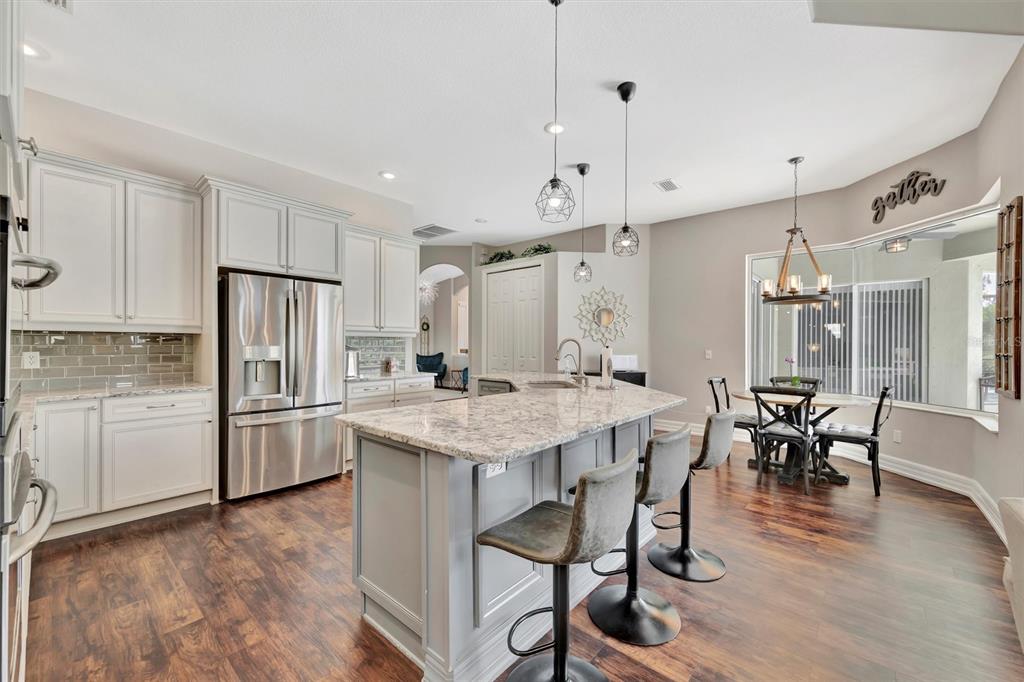 Bradenton, Florida, 34212, United States, 3 Bedrooms Bedrooms, ,4 BathroomsBathrooms,Residential,For Sale,1910869