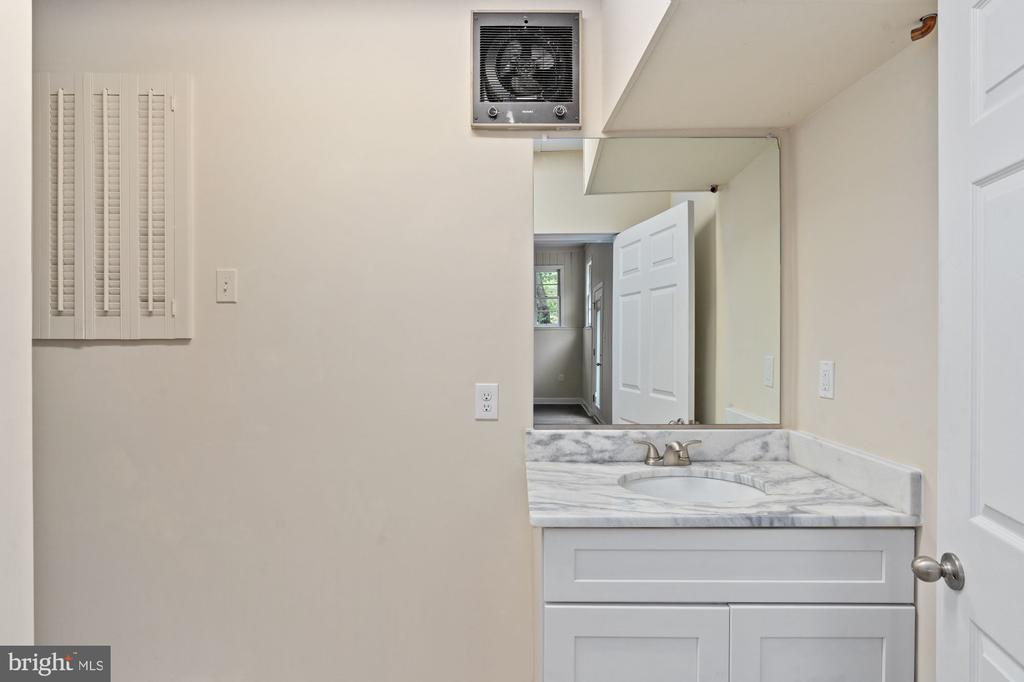 Fredericksburg, Virginia, 22401, United States, 3 Bedrooms Bedrooms, ,2 BathroomsBathrooms,Residential,For Sale,1805404