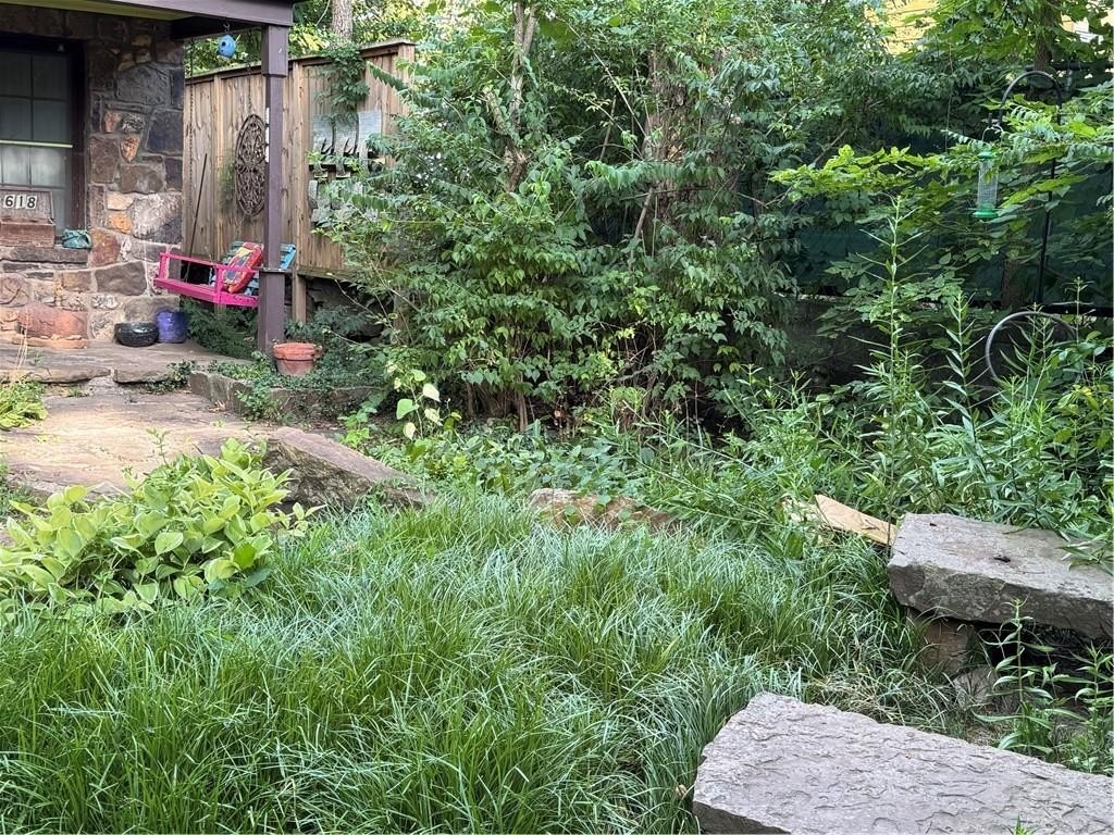 Fayetteville, Arkansas, 72701, United States, 2 Bedrooms Bedrooms, ,2 BathroomsBathrooms,Residential,For Sale,1980541