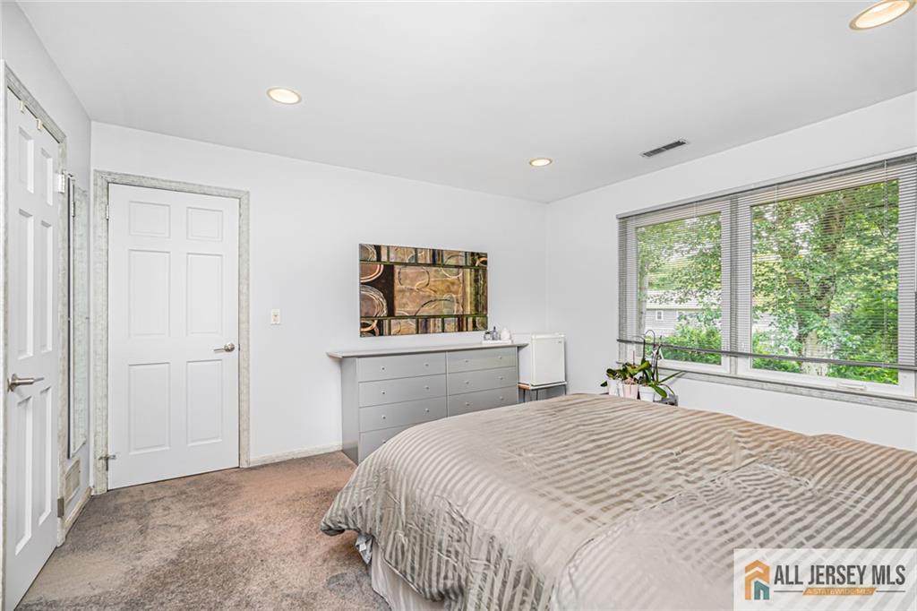 East Brunswick, New Jersey, 08816, United States, 4 Bedrooms Bedrooms, ,4 BathroomsBathrooms,Residential,For Sale,1847470