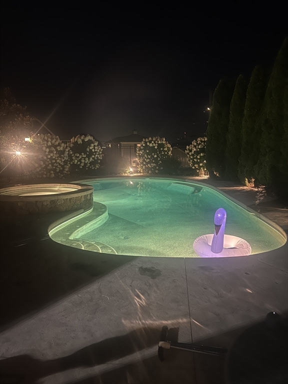 Hull, Massachusetts, 02045, United States, 7 Bedrooms Bedrooms, ,5 BathroomsBathrooms,Residential,For Sale,1794326