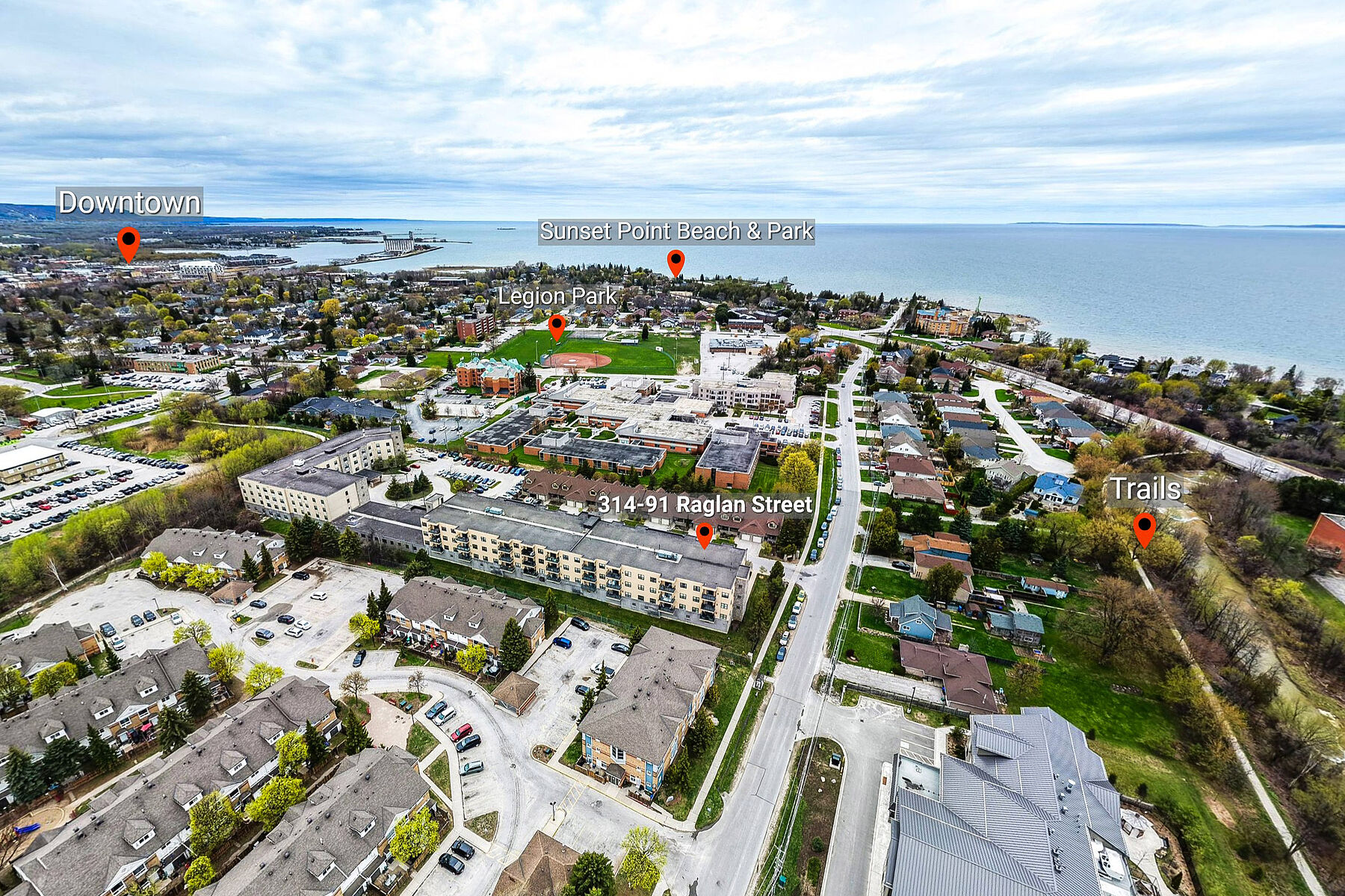  Raglan Heights Condo - 物件實景