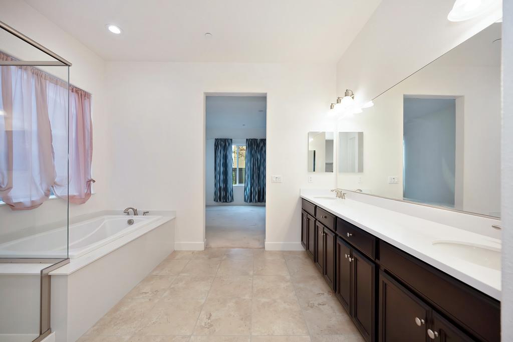 Sacramento, California, 95834, United States, 2 Bedrooms Bedrooms, ,2 BathroomsBathrooms,Residential,For Sale,1999739