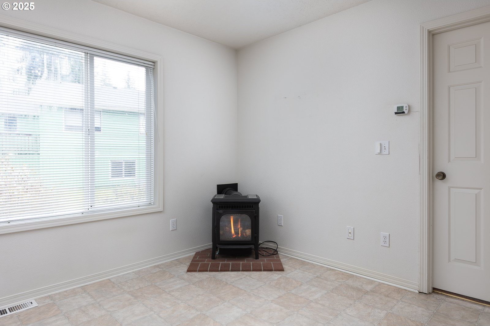 Toledo, Oregon, 97391, United States, 6 Bedrooms Bedrooms, ,4 BathroomsBathrooms,Residential,For Sale,1722214