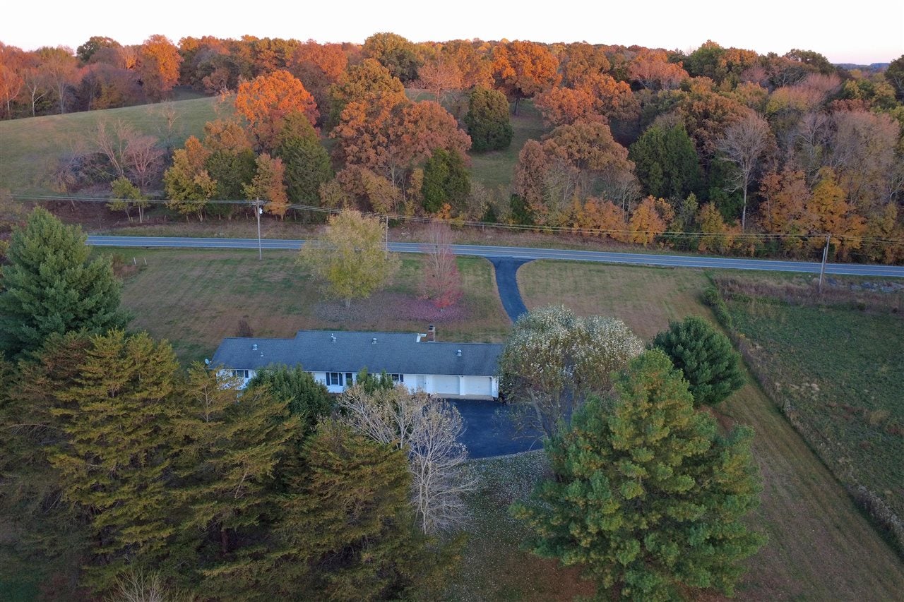 Scottsville, Kentucky, 42164, United States, 4 Bedrooms Bedrooms, ,3 BathroomsBathrooms,Residential,For Sale,1995978