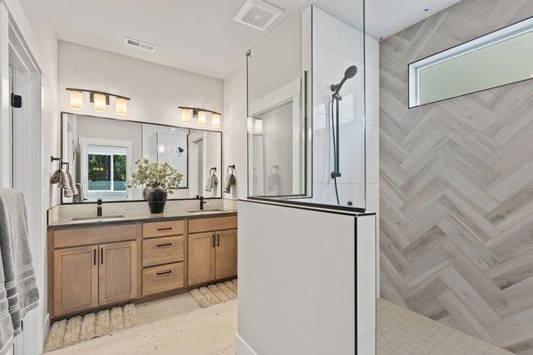 Colbert, Washington, 99005, United States, 4 Bedrooms Bedrooms, ,3 BathroomsBathrooms,Residential,For Sale,1890312