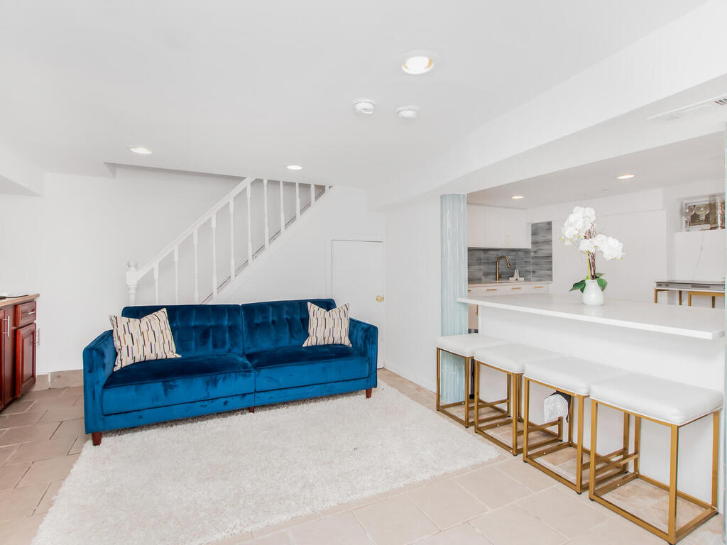 Yonkers, New York, 10704, United States, 4 Bedrooms Bedrooms, ,4 BathroomsBathrooms,Residential,For Sale,1977850