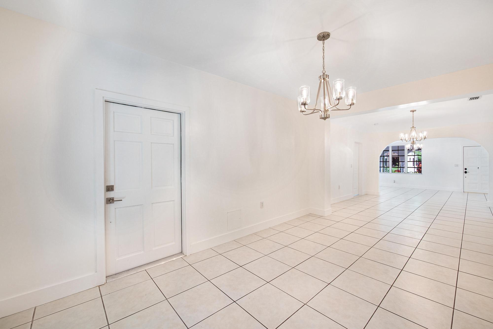 Coral Gables, Florida, 33134, United States, 3 Bedrooms Bedrooms, ,2 BathroomsBathrooms,Residential,For Sale,1975593