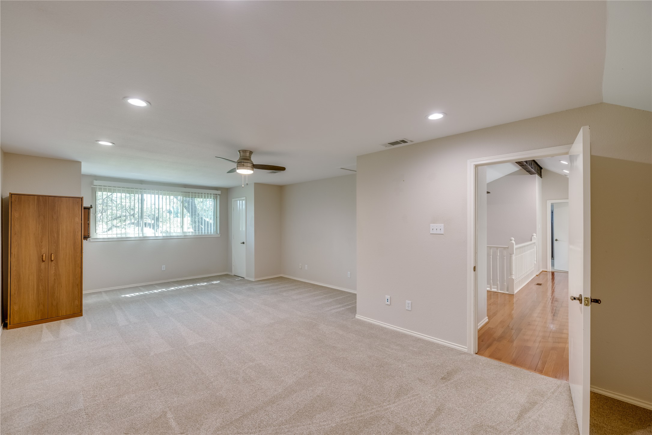 Fort Worth, Texas, 76116, United States, 4 Bedrooms Bedrooms, ,4 BathroomsBathrooms,Residential,For Sale,1926062