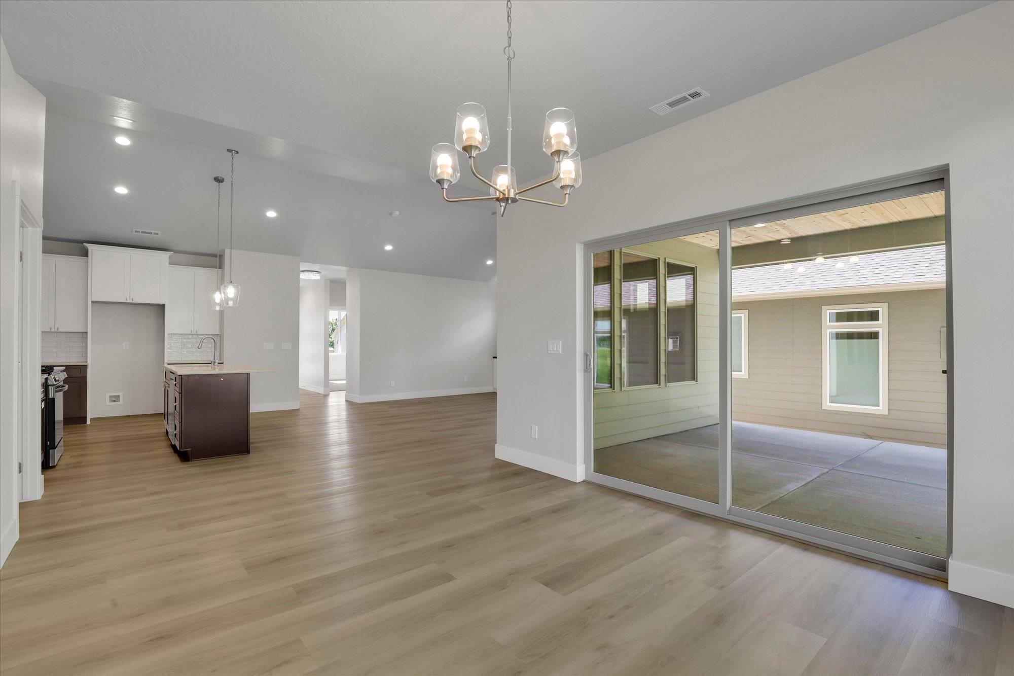 Deer Park, Washington, 99006, United States, 3 Bedrooms Bedrooms, ,2 BathroomsBathrooms,Residential,For Sale,1962895