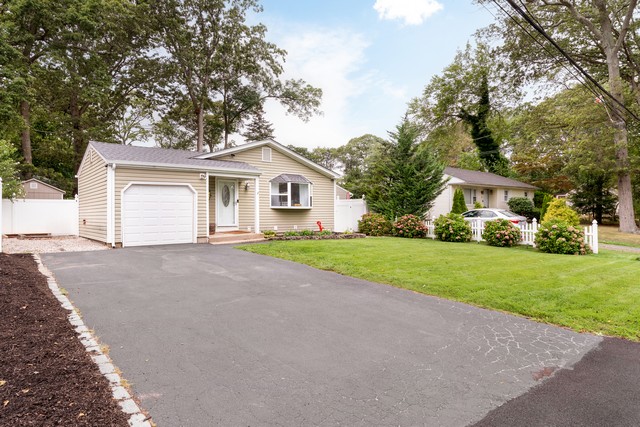 Sound Beach, New York, 11789, United States, 3 Bedrooms Bedrooms, ,2 BathroomsBathrooms,Residential,For Sale,1926183