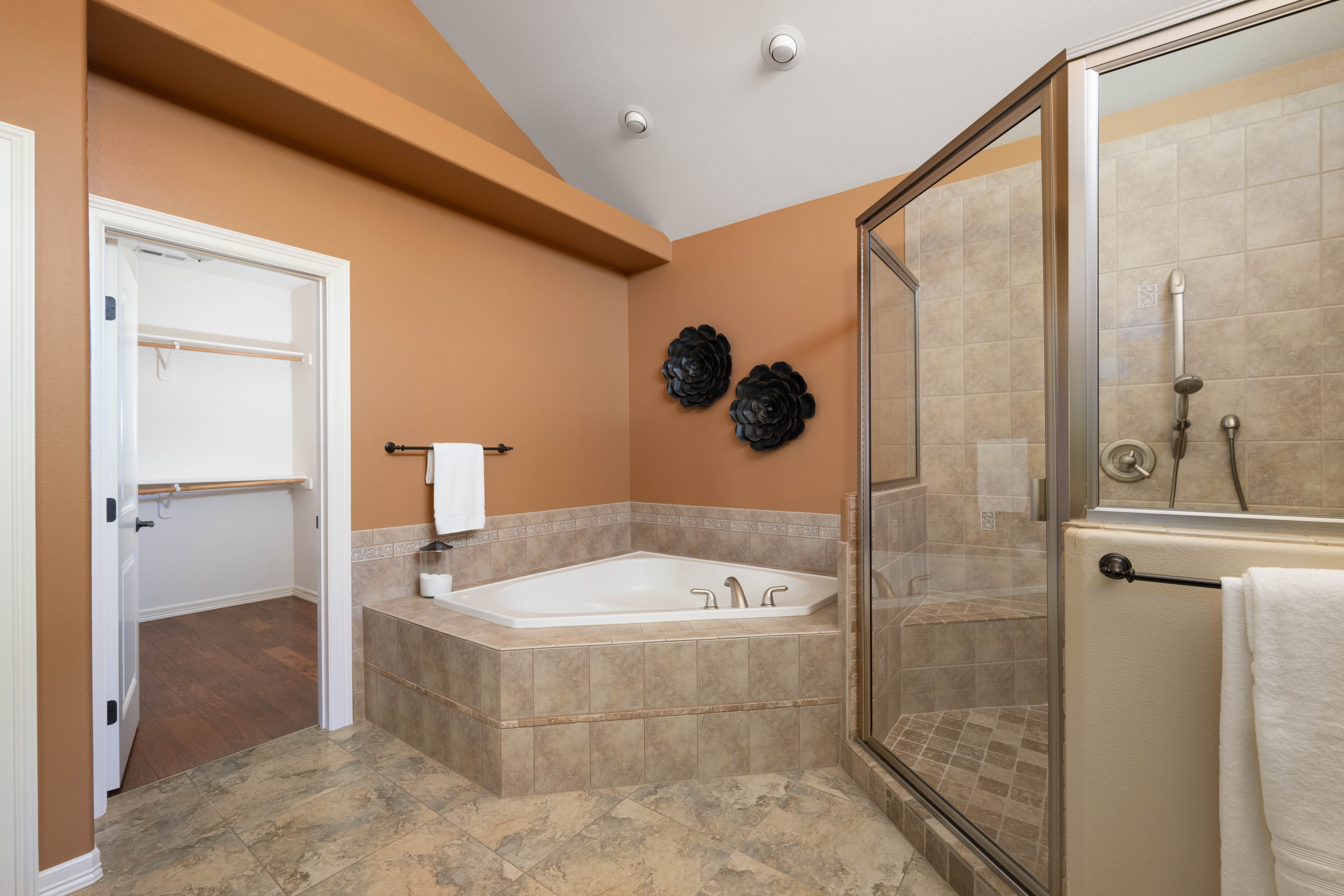  Pool, Course Frontage, Outdoor Kitchen &More - 物件實景