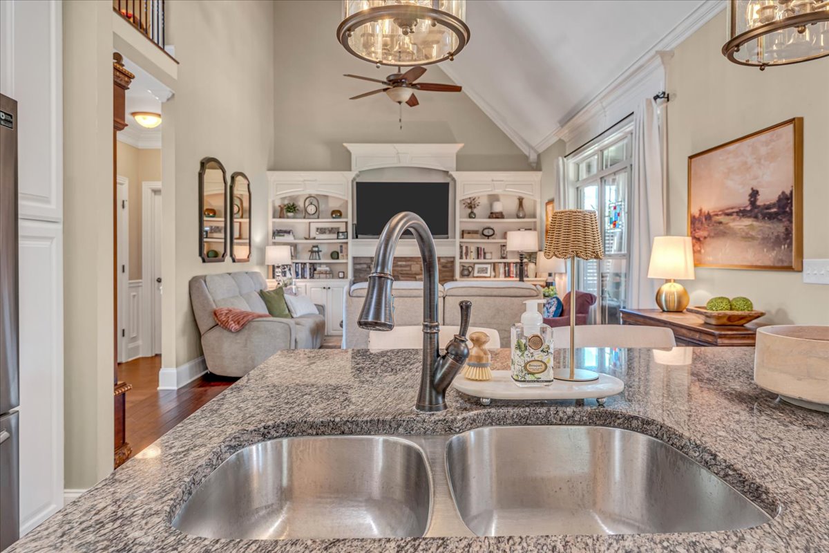 Murfreesboro, Tennessee, 37128, United States, 4 Bedrooms Bedrooms, ,4 BathroomsBathrooms,Residential,For Sale,1921646